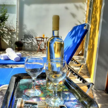 Agathi * Γάιος